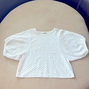 Preloved Zara Top Ballon Sleeve. White. S